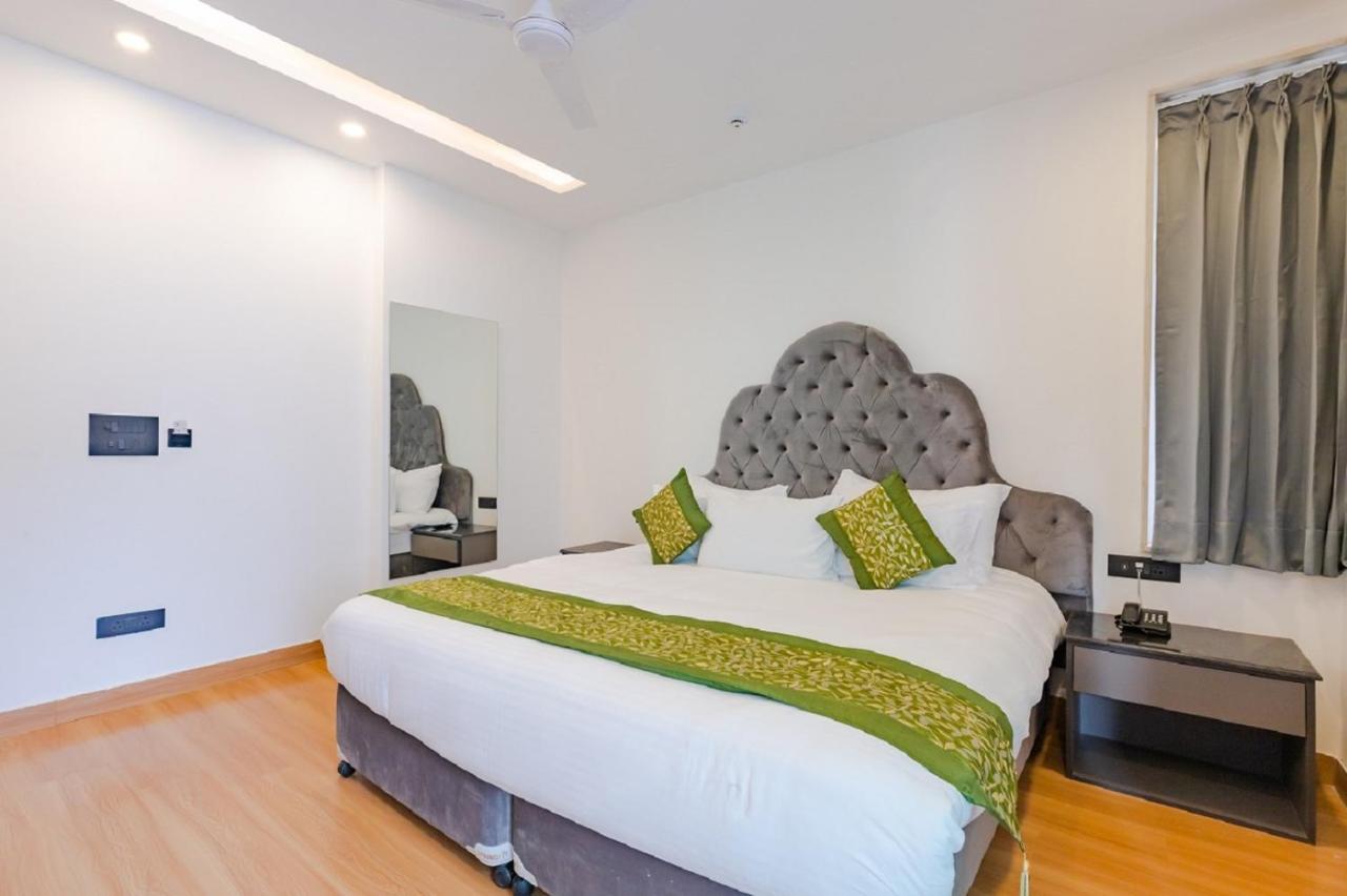 Mayur By Roomsinc Delhi นิวเดลี ภายนอก รูปภาพ