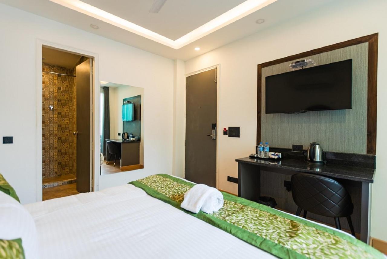 Mayur By Roomsinc Delhi นิวเดลี ภายนอก รูปภาพ